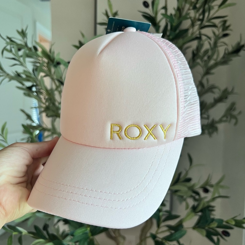 Roxy Pastel/soft Pink Cap with gold Logo